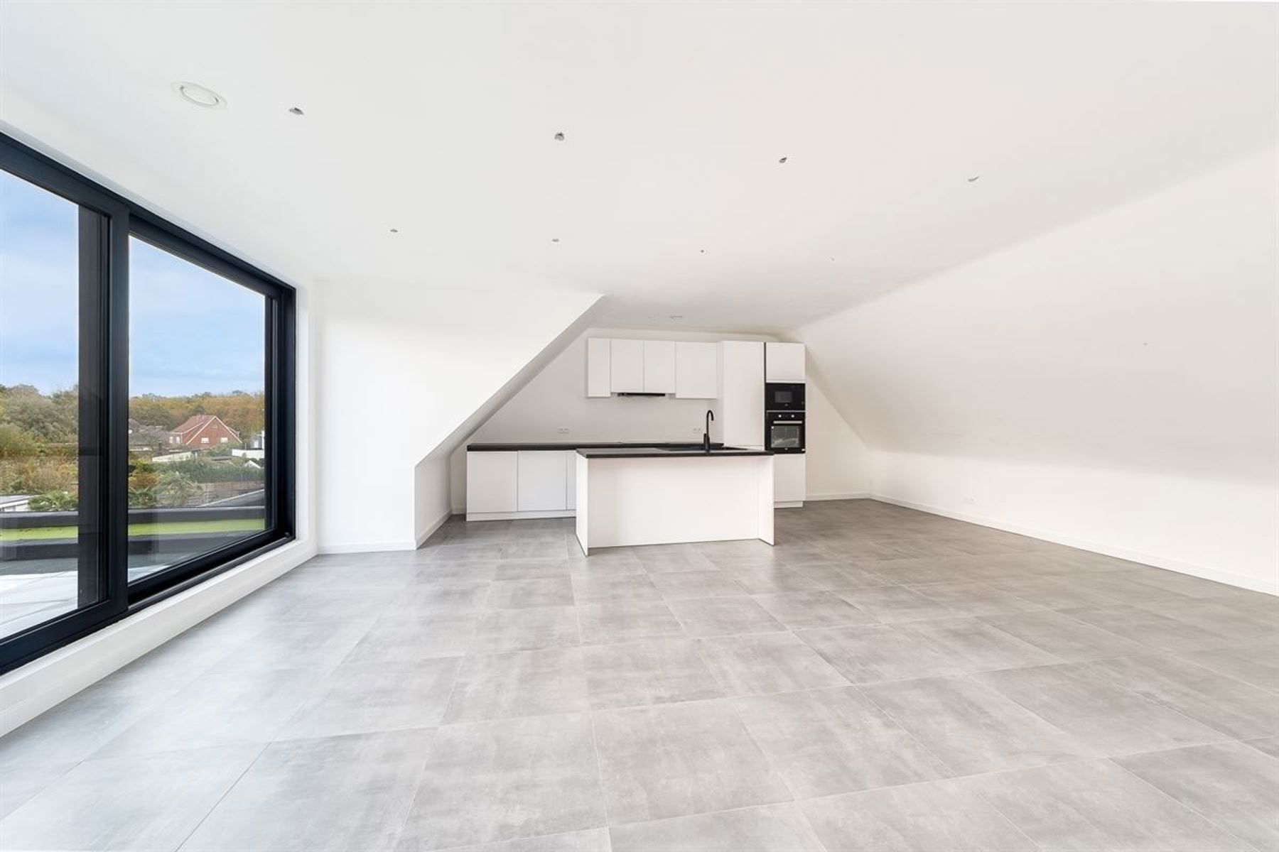Laatste unit in kleinschalig nieuwbouwproject met open zicht foto 2