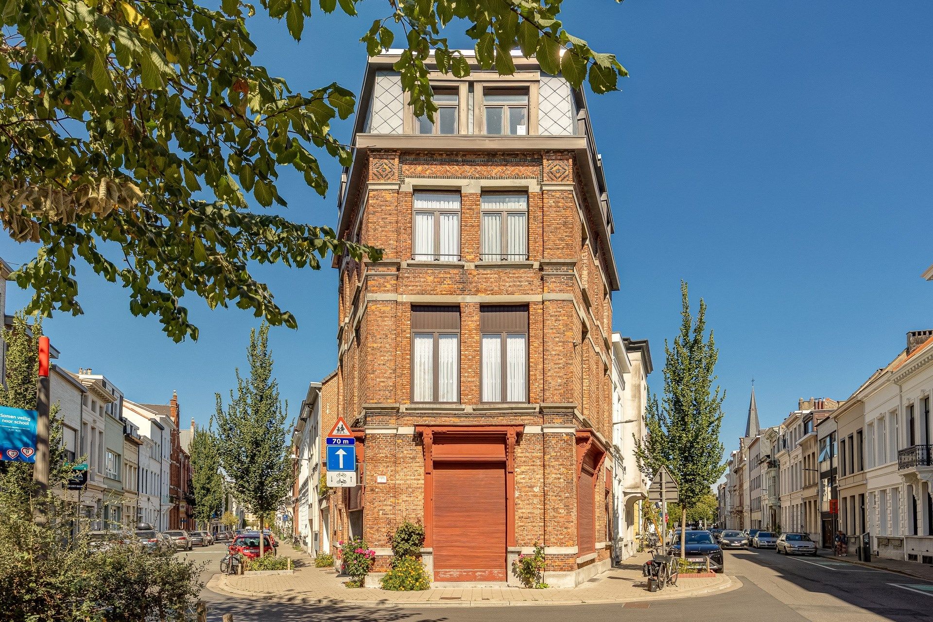 Zurenborg: Wonen in grandeur, leven in kleur.  foto 2