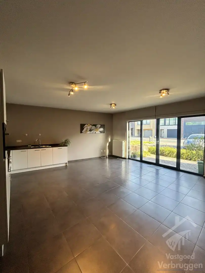 Stijlvol appartement met 2 slaapkamers en parkeerplaats - Te huur in Aalst foto 2