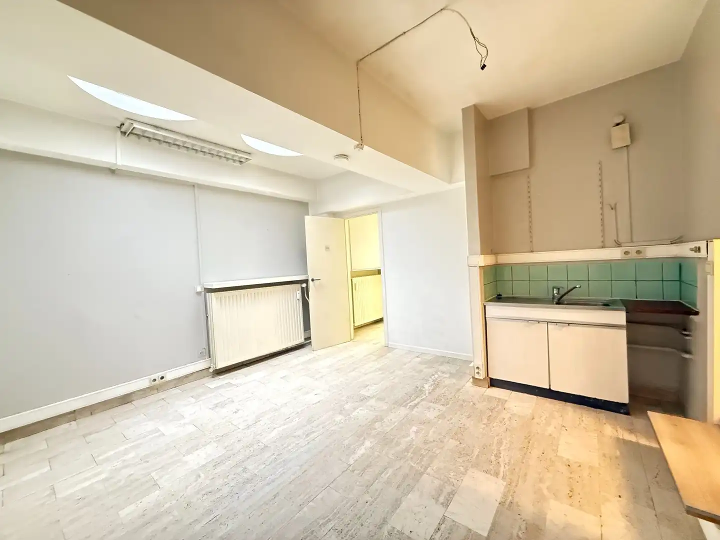 INSTAPKLAAR KANTOOR OF HANDELSRUIMTE OP TOPLOCATIE foto 4