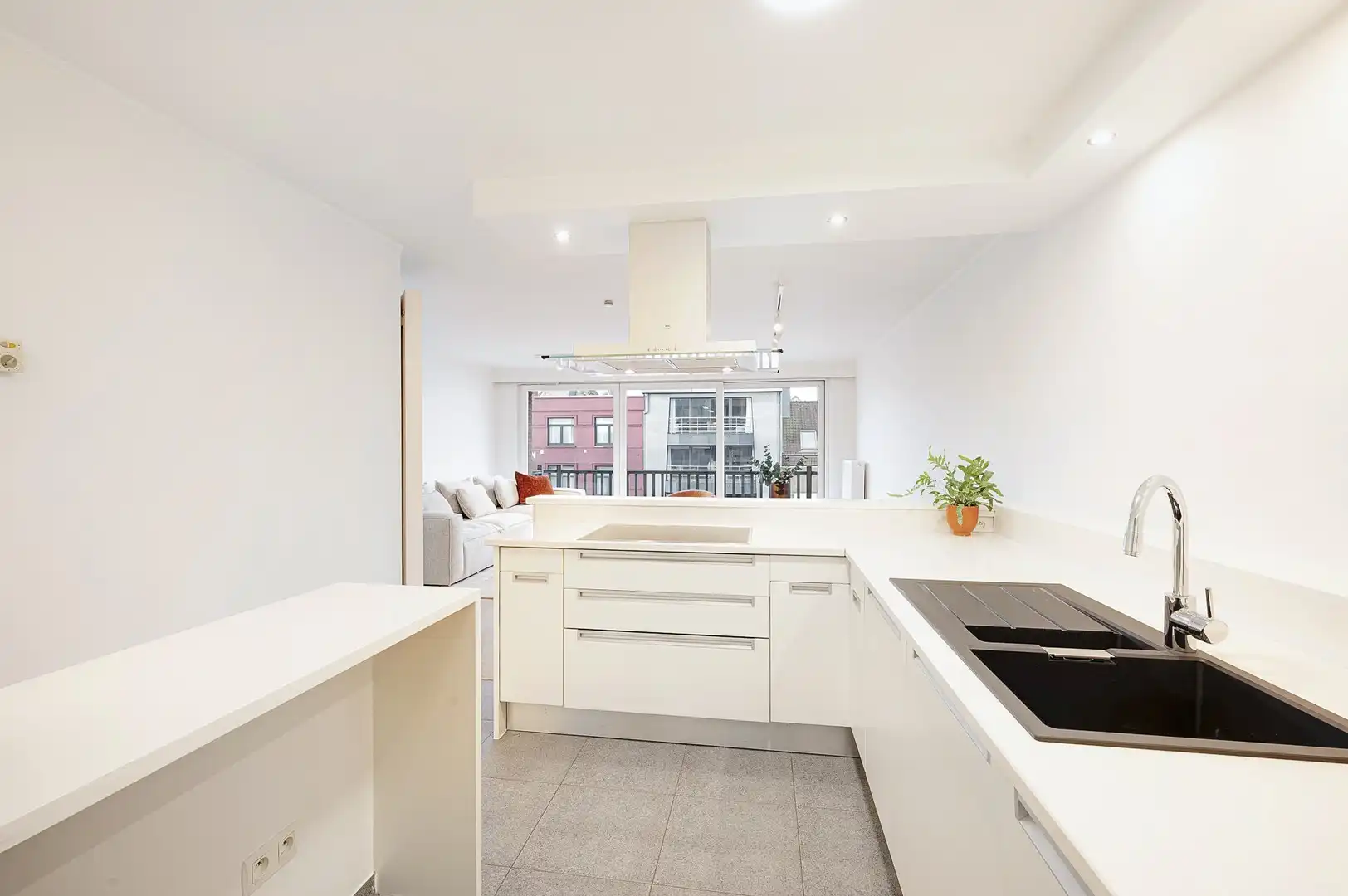 Hedendaags en lichtrijk appartement, centraal gelegen in Knokke. foto 15