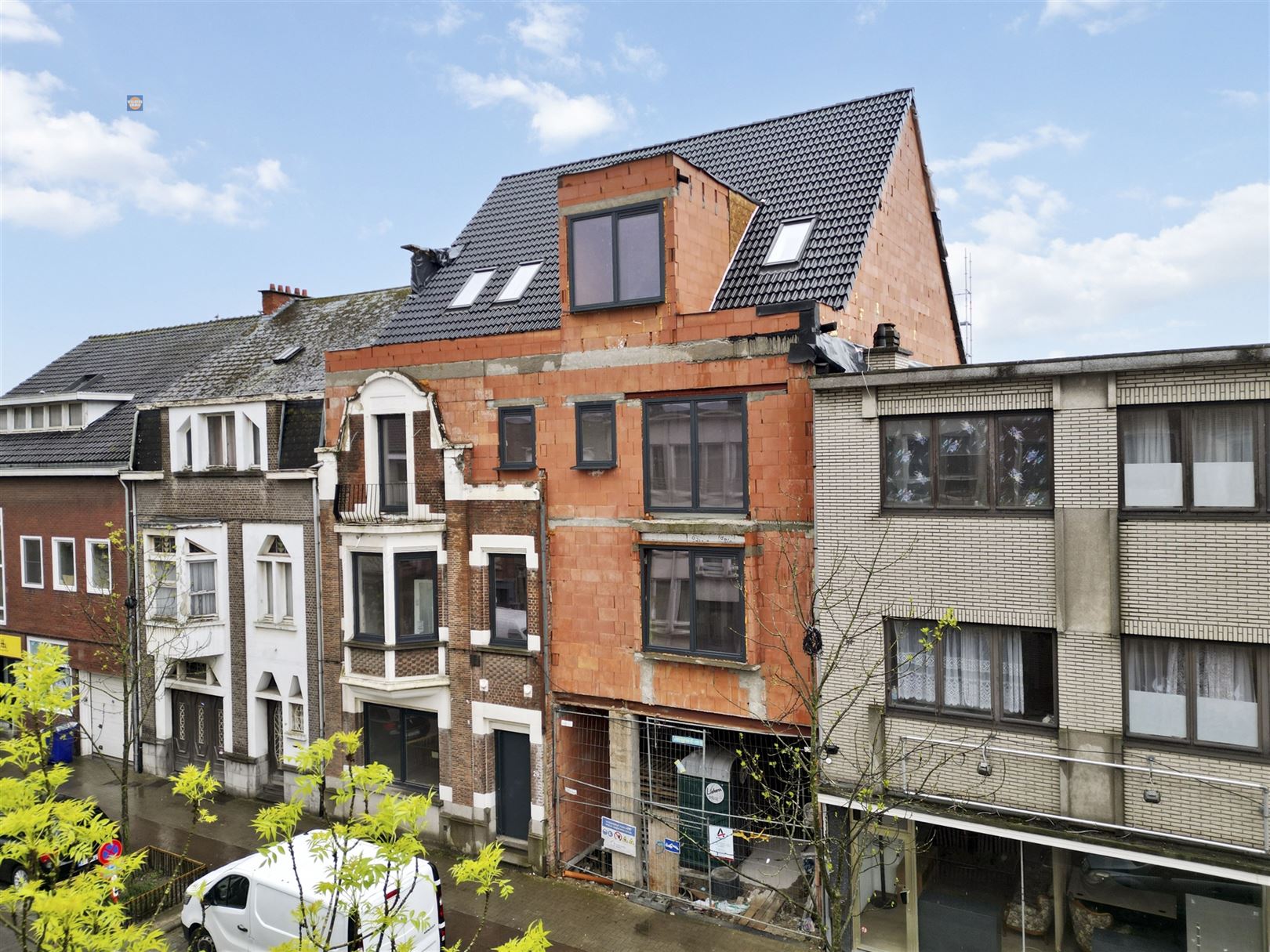 Modern gelijkvloersappartement met terras en tuin foto 13