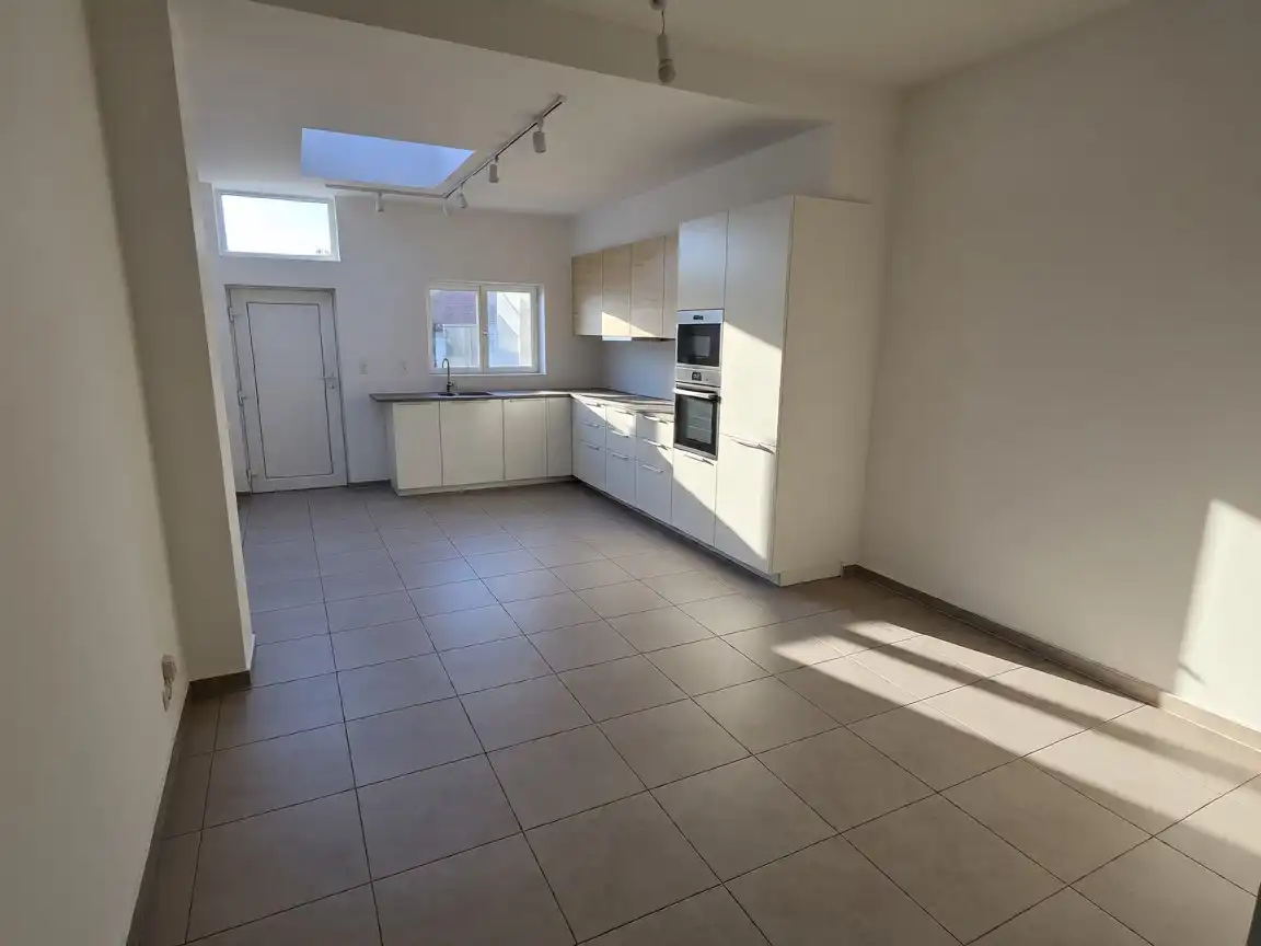 Gerenoveerde woning met tuin en parkeerplaats - 1 slaapkamer.  foto 6