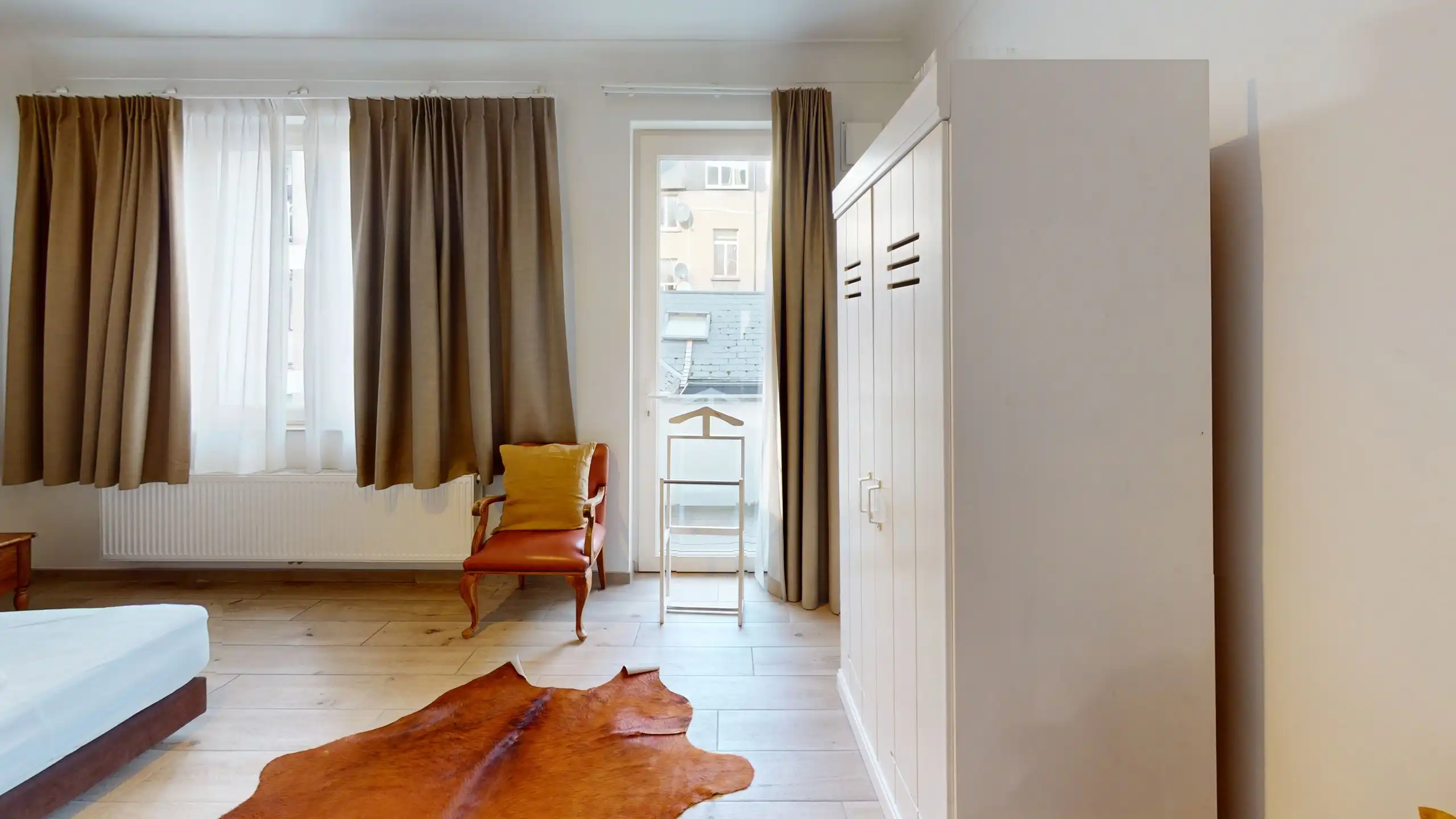 ANTWERPEN - Stijlvol gemeubeld appartement nabij het Centraal Station foto 4