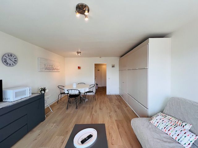Zonnige, volledig gerenoveerde studio foto 5