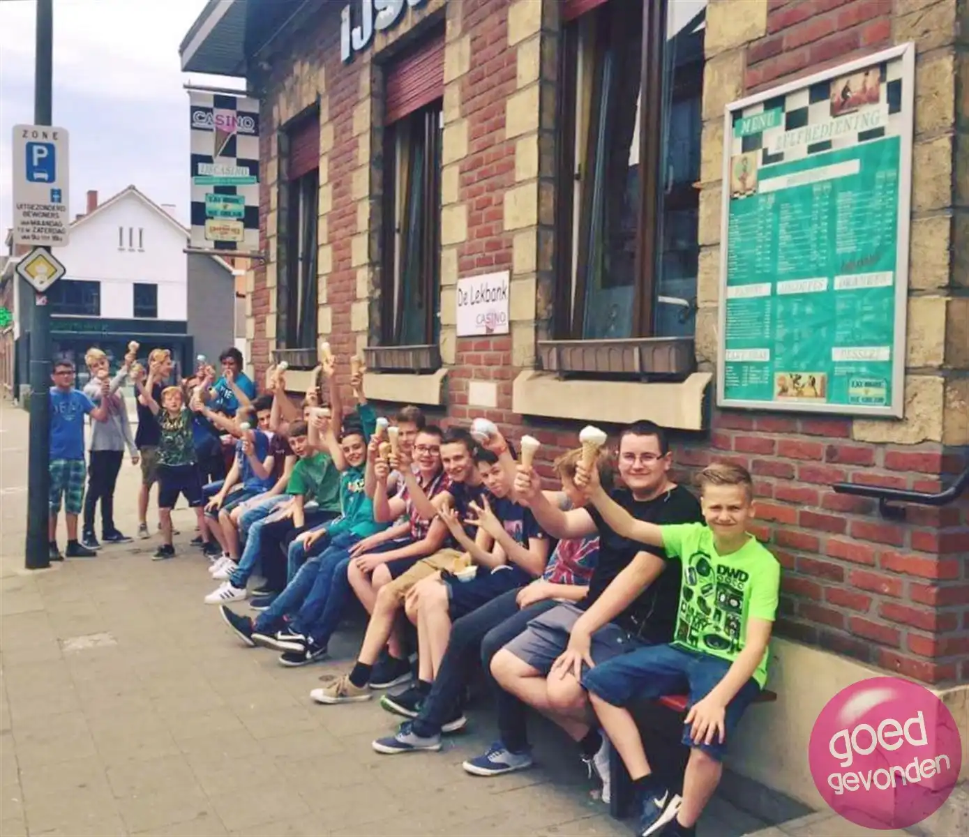 Handelsfonds - ijs en broodjesbar - parking - terras foto 34