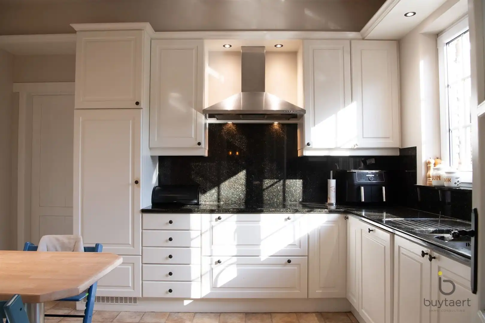  KARAKTERVOLLE WONING MET VIJF SLAAPKAMERS EN TUIN! foto 8