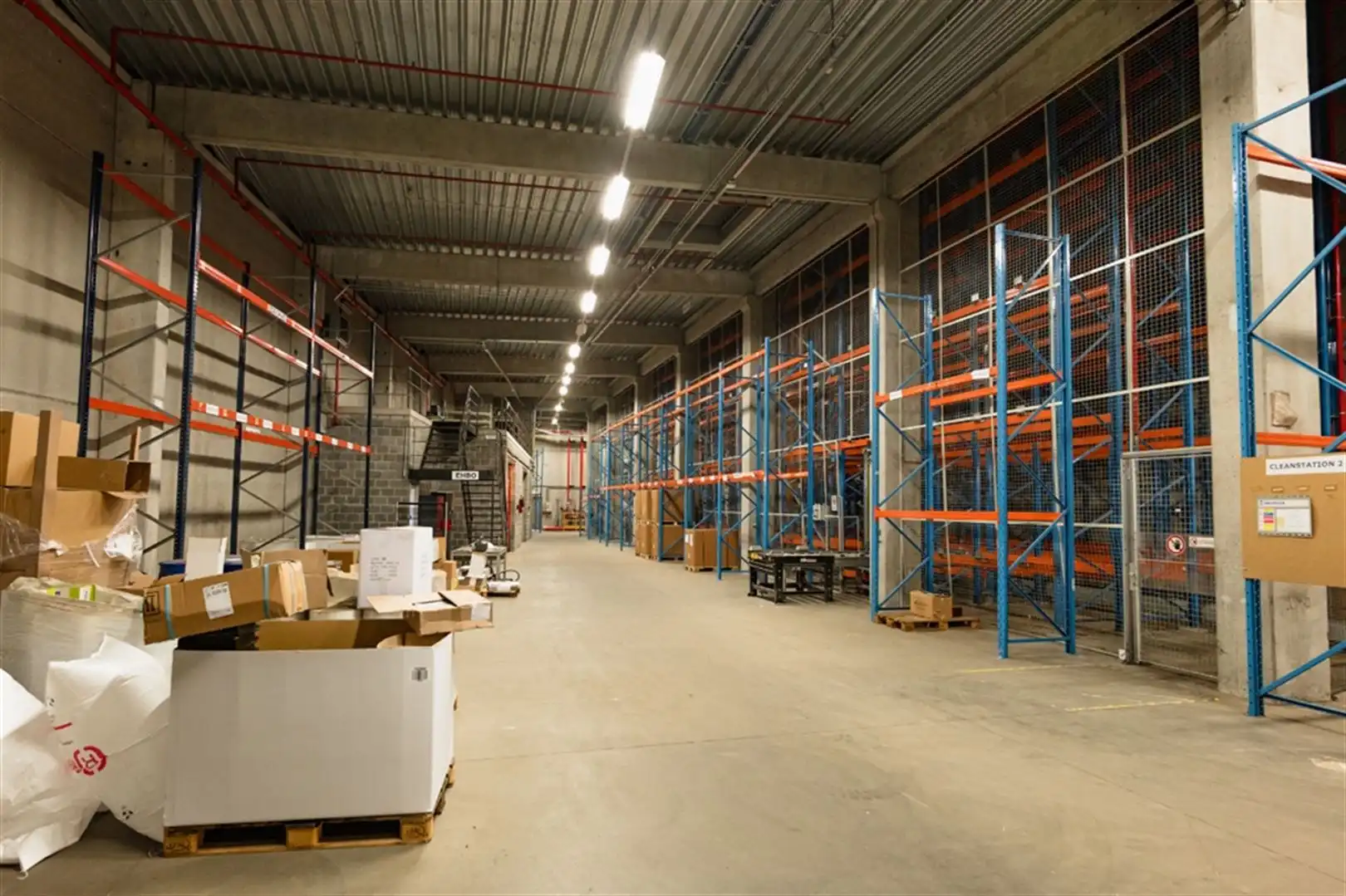 Polyvalent bedrijfsgebouw foto 43