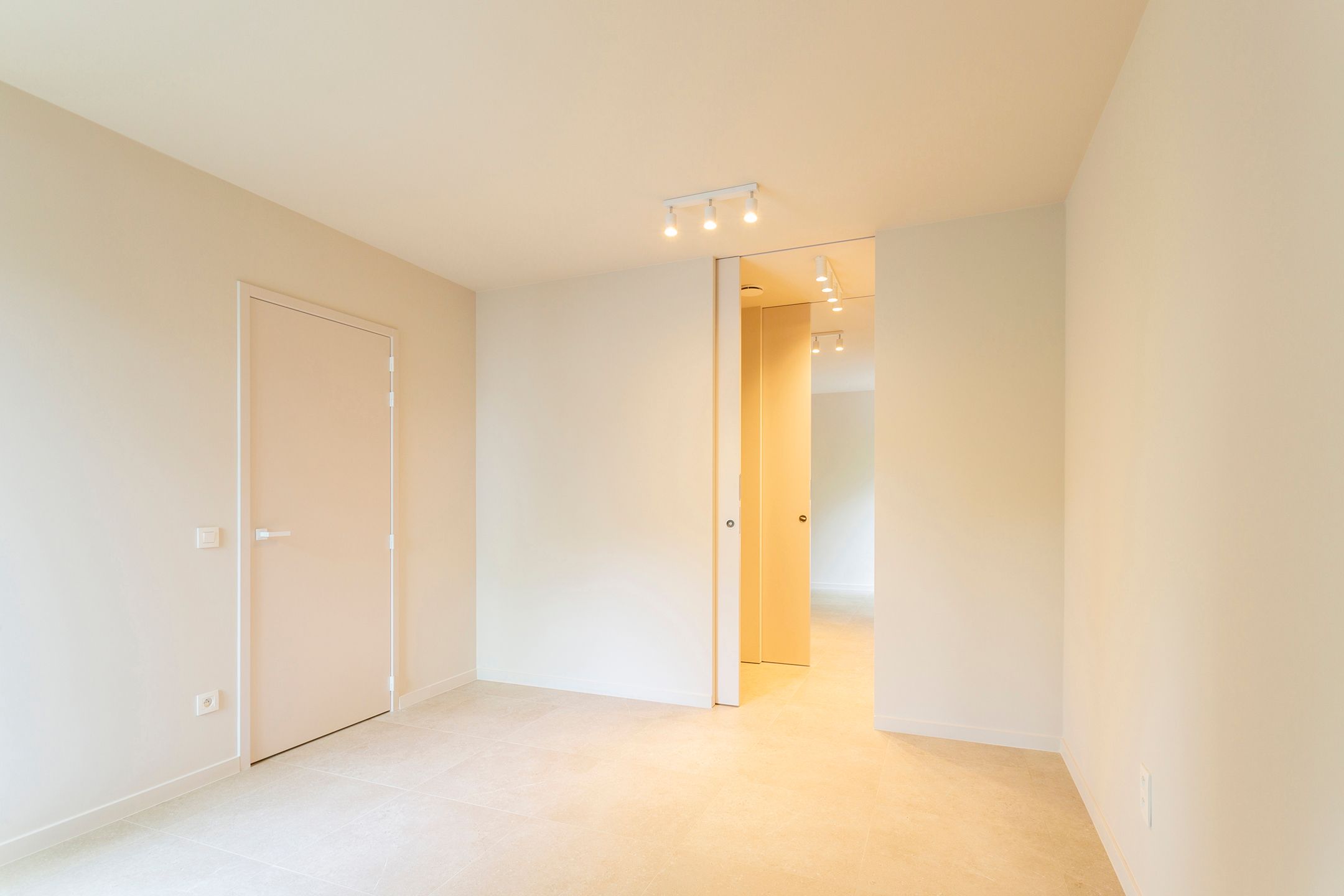 high end nieuwbouw luxevilla in rustige, residentiële wijk foto 24