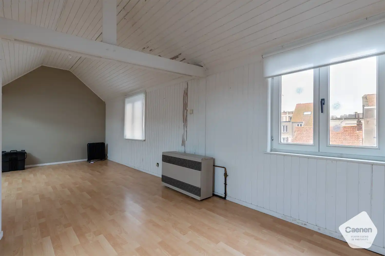 Te renoveren 2 slaapkamer appartement op een rustige locatie foto 3
