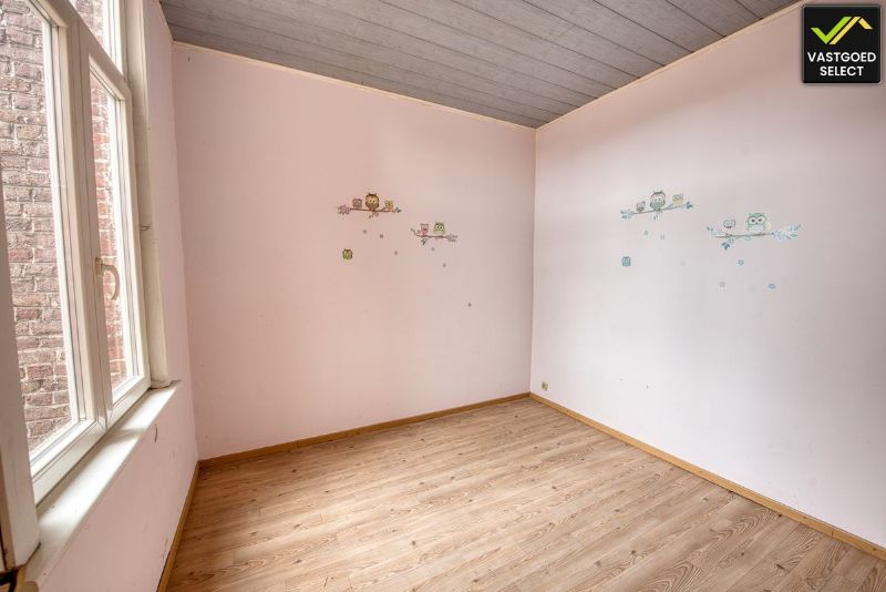 Charmante gesloten bebouwing met 4 slaapkamers in het hart van Eeklo. Ideaal starters of investeringspand! foto 6