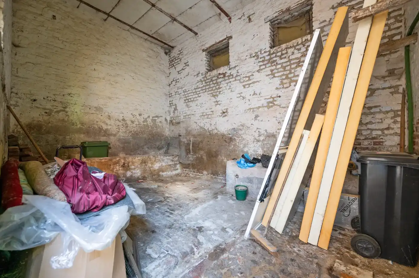 Charmante renovatiewoning met grote tuin en garage op royaal perceel foto 20