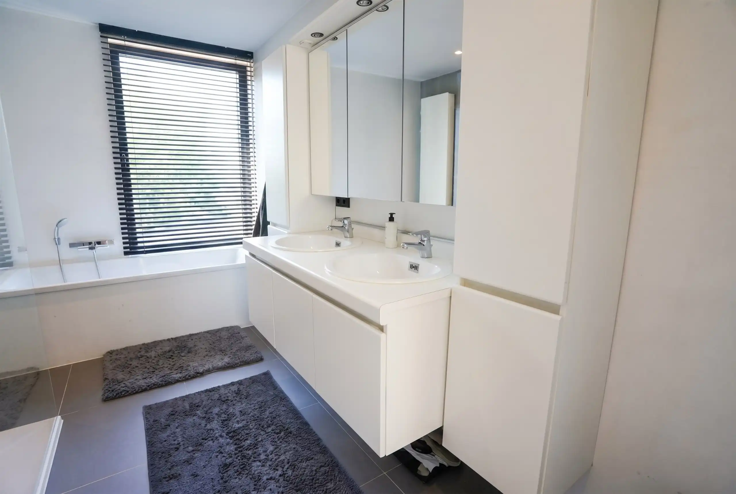 Slim vernieuwd mét 2 staanplaatsen én jullie toekomst! foto 22