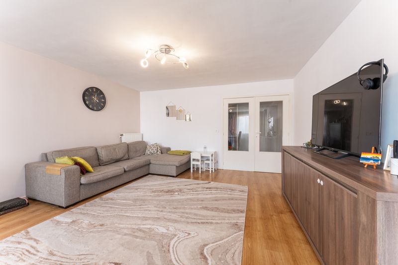Roeselare : zeer ruim en lichtrijk appartement aan de rand van het centrum met 2 slps, terras vooraan en groot terras achteraan, opp 115 m2 foto 4