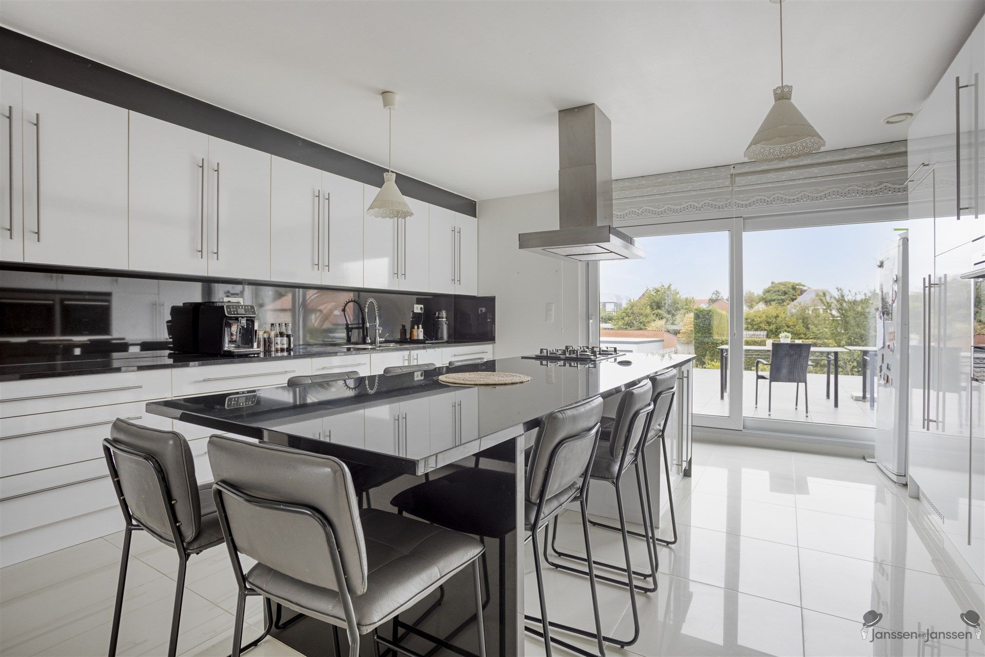 Uitzonderlijk triplex appartement van 251 m² met 5 (mogelijkheid tot 6) slaapkamers en groot terras te Leopoldsburg foto 5