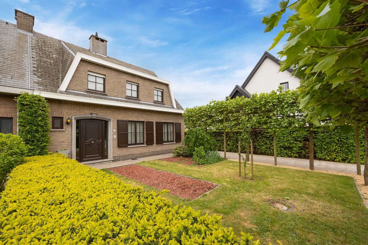 Instapklare, ruime woning met 4 slaapkamers, zonnig terras en multifunctioneel bijgebouw foto 32