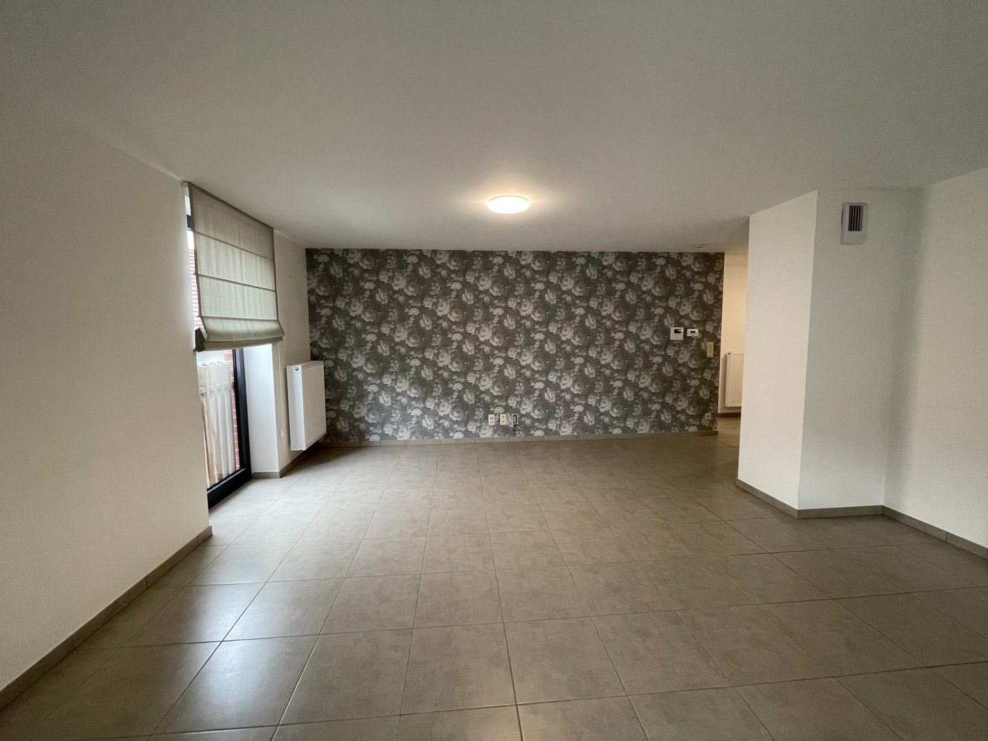 Mooi volledig instapklaar appartement met 2 slaapkamers en terras in het centrum van Diepenbeek. foto 5