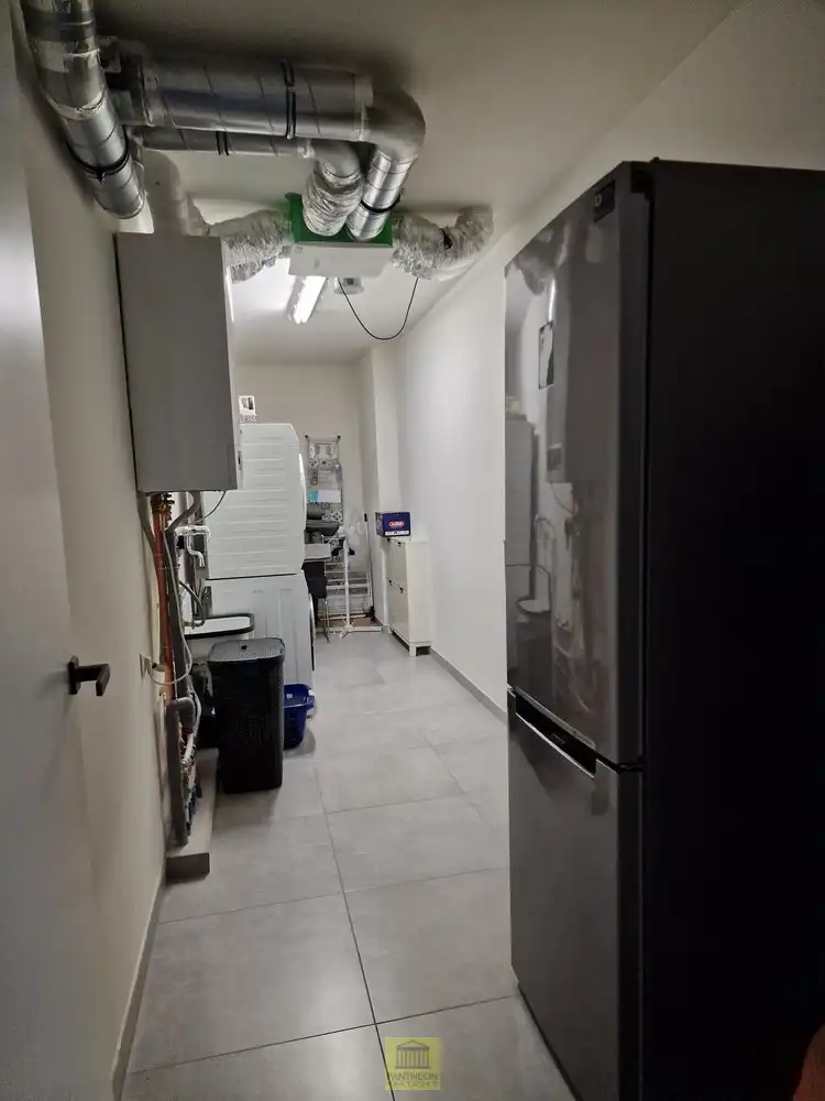 Ruim lichtrijk appartement met groot terras, garage én staanplaats! foto 11