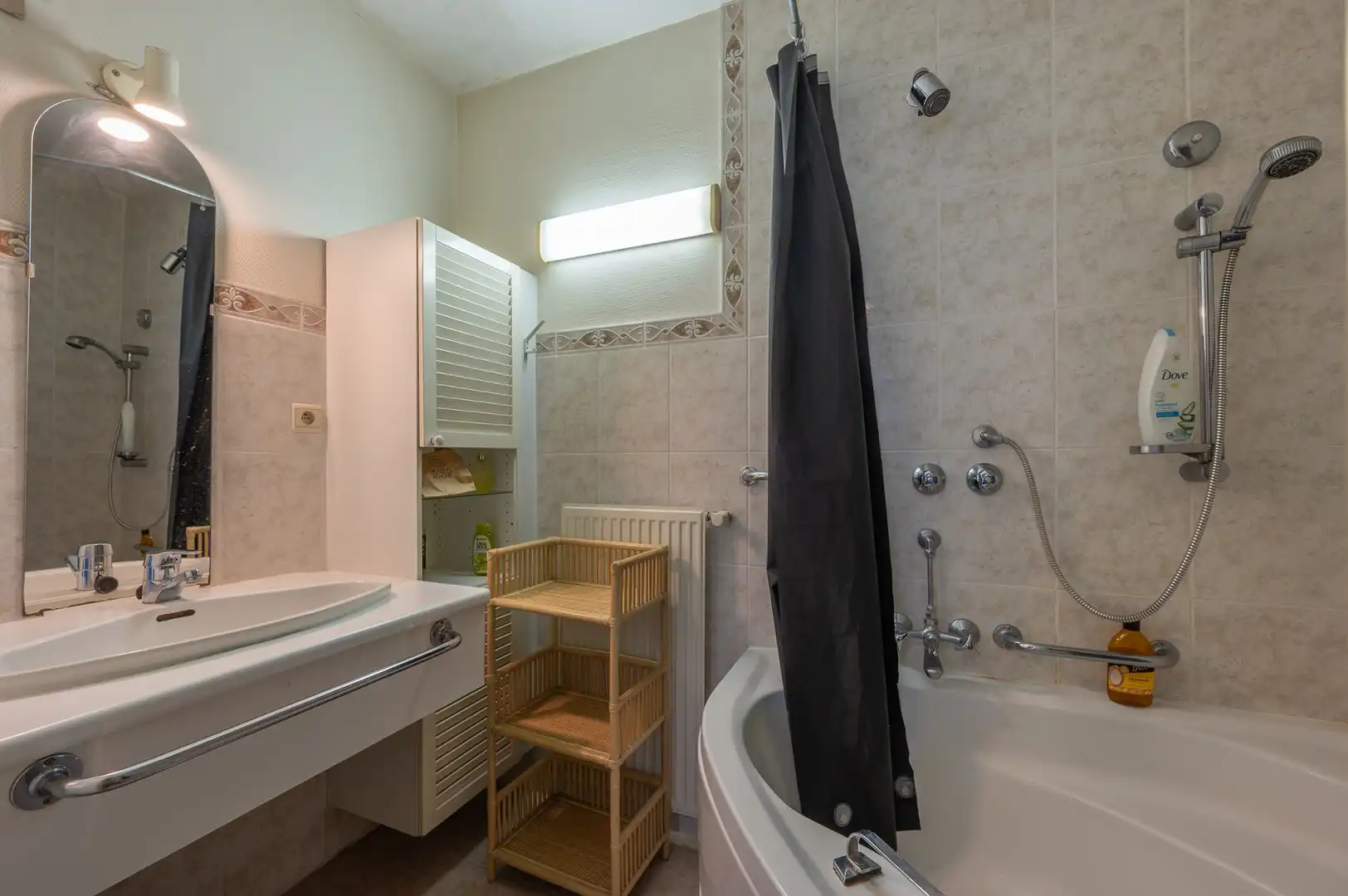 Appartement met zijdelings zeezicht gelegen vlakbij de winkels in de Kustlaan en de Zeedijk. foto 15