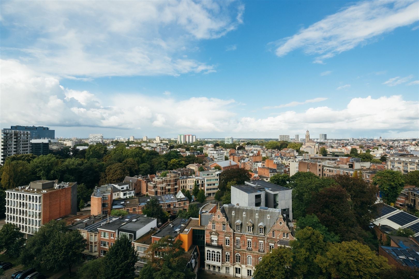 Gerenoveerd appartement met panorama over Antwerpen foto 13