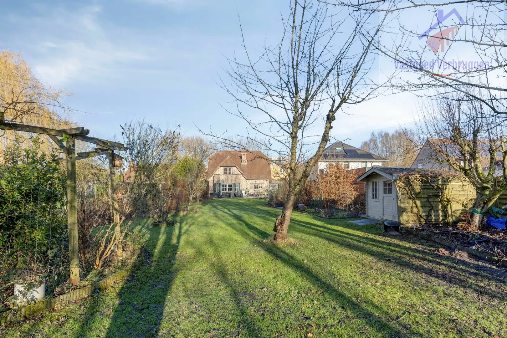 Open bebouwing met 4 slaapkamers en ruime tuin foto 25