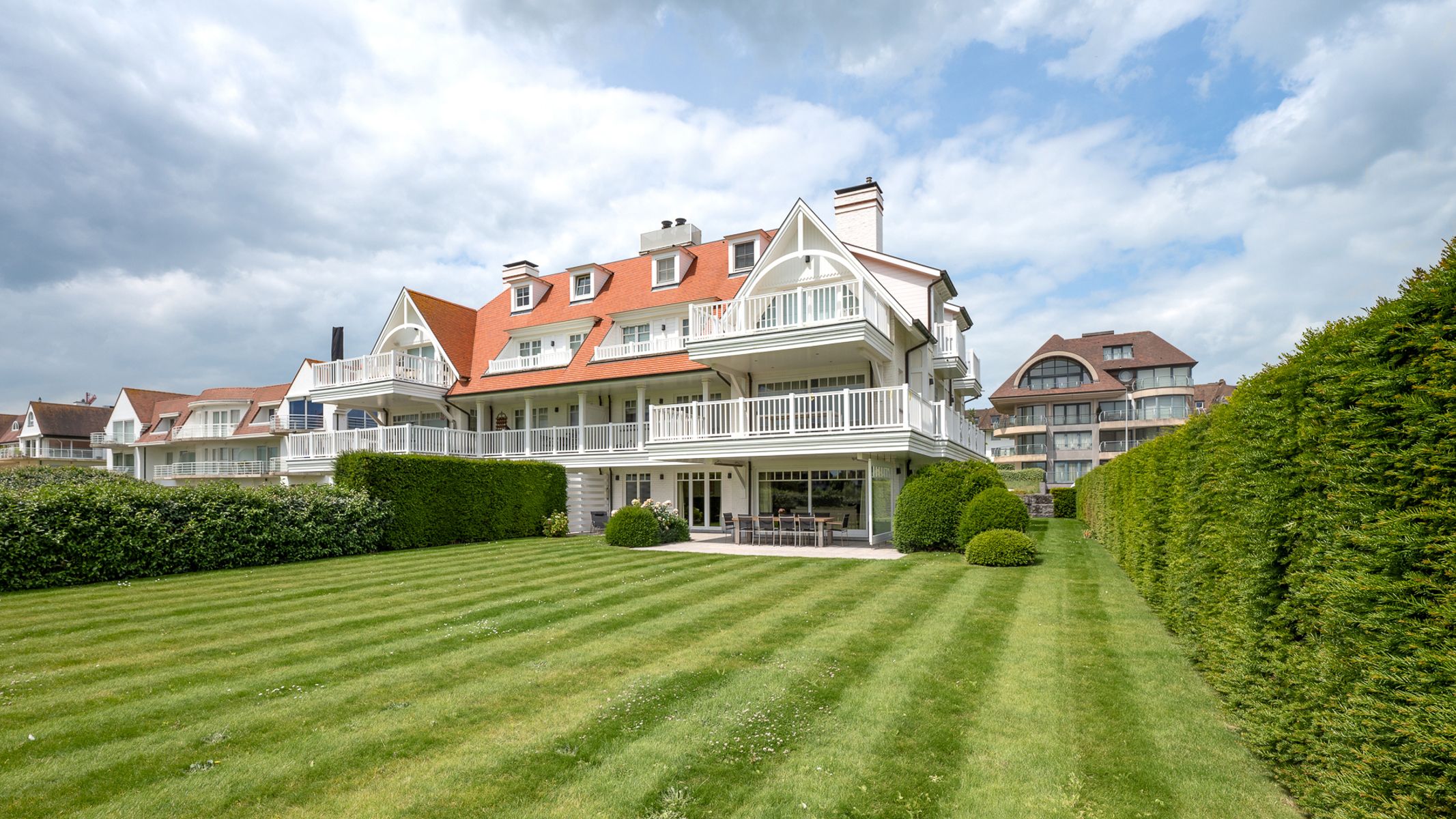 Luxe tuinappartement met uitzonderlijk zicht op de approach Zoute foto 1