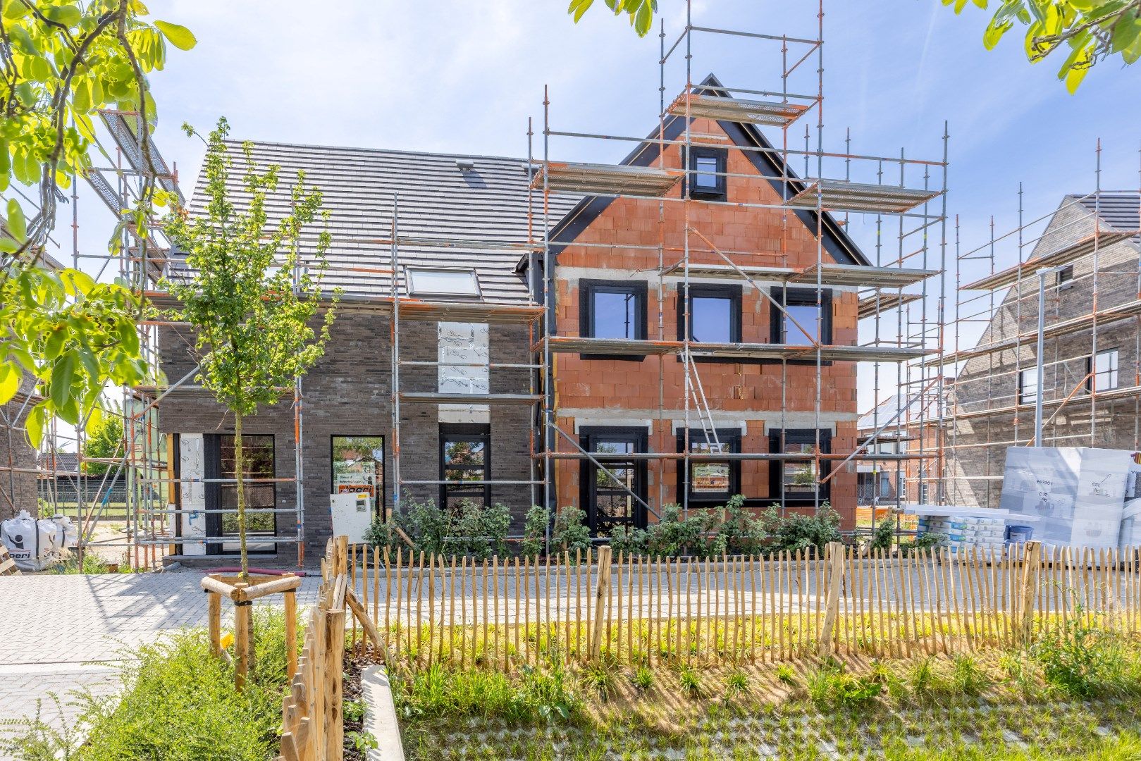 Energiezuinige nieuwbouwwoning met 3 slaapkamers en tuin in Sint-Baafs-Vijve. foto 2