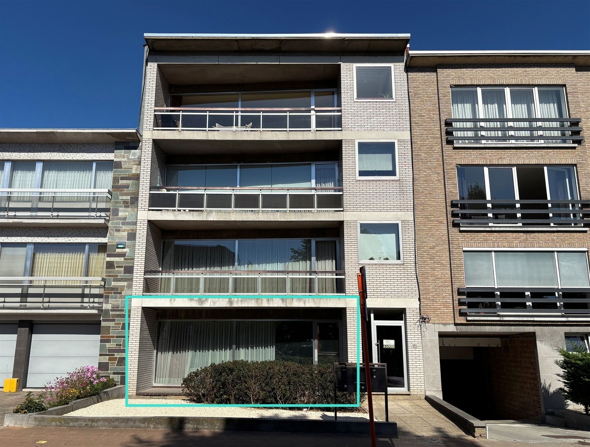 Appartement met 2 kamers en terras foto {{pictureIndex}}