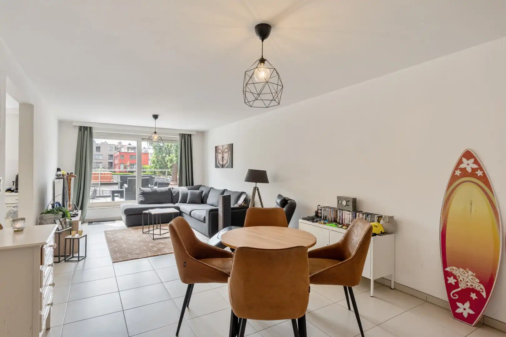 Te koop: Lichtrijk en goed onderhouden 2-slaapkamerappartement met ruim terras en garage in centrum Leopoldsburg foto 2