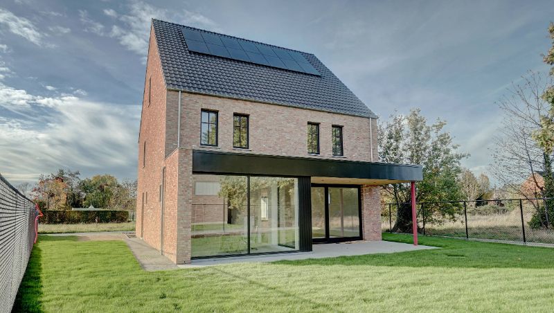 Ruime luxe nieuwbouwvilla van 368m² op 6 are 36 ca foto 2