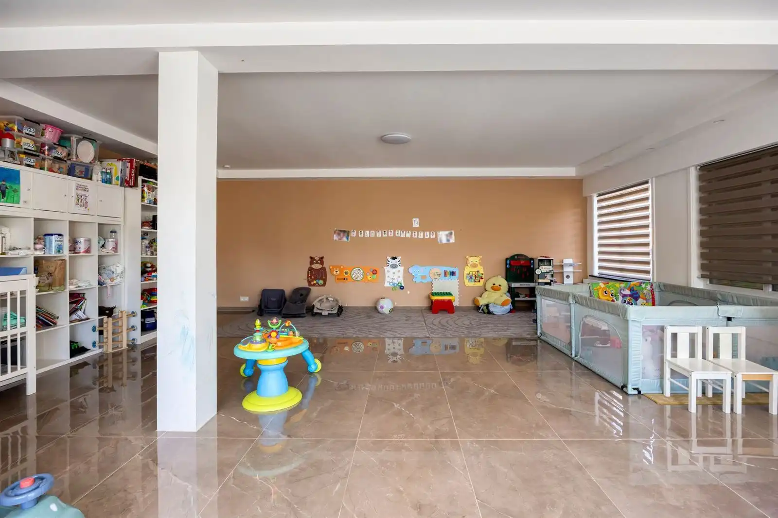 Zeer ruime woning met mogelijkheden privé/beroep foto 12