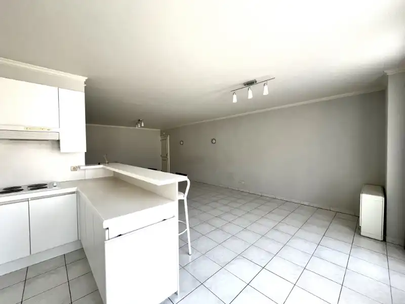 2 slaapkamer appartement met terras foto 6