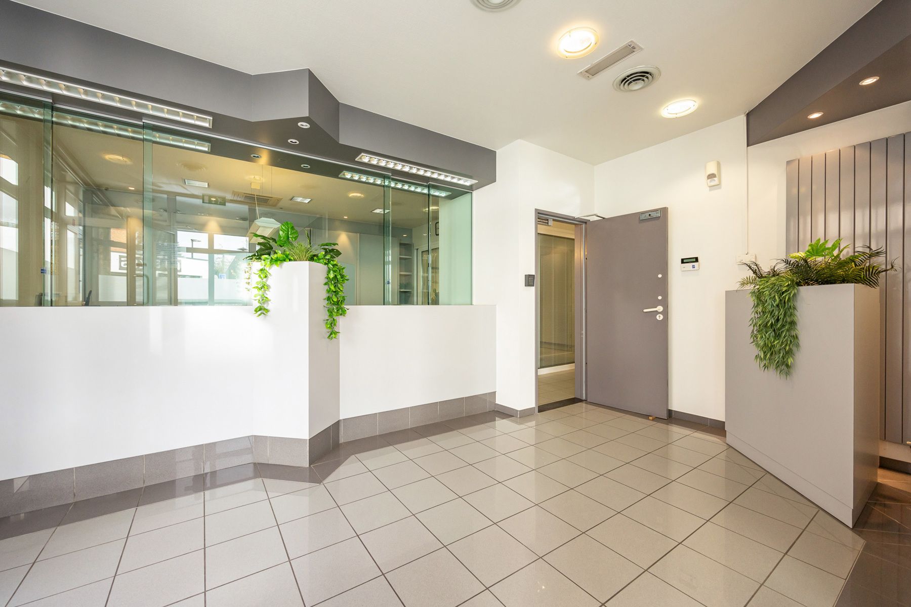 Veelzijdig kantoorgebouw op toplocatie foto 4