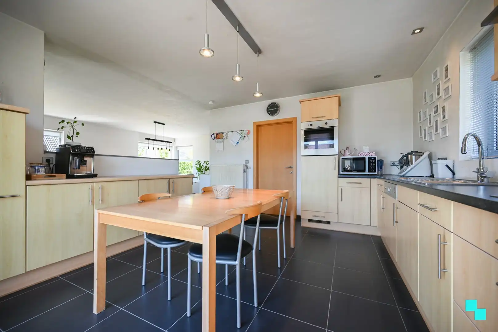 Instapklare gezinswoning met zonnige tuin in rustige woonomgeving foto 12