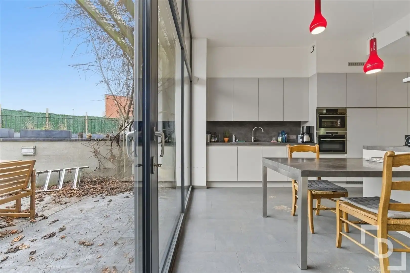 Gerenoveerde woning met huislift op toplocatie in Ieper. foto 6