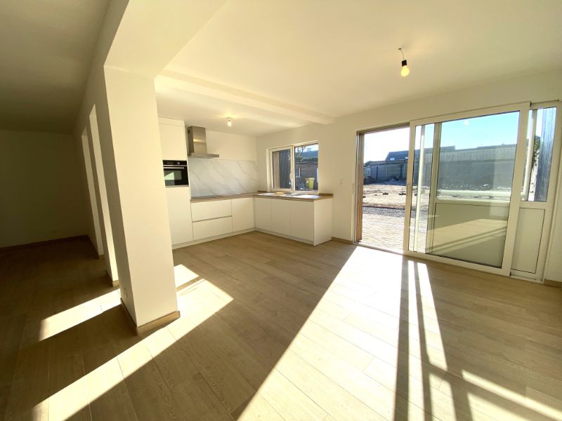 GROOT GV APPARTEMENT (+-117m²) (!!! reg. rechten van toepassing/GEEN BTW!!!)  +autostp + tuin en buitenberging foto 10