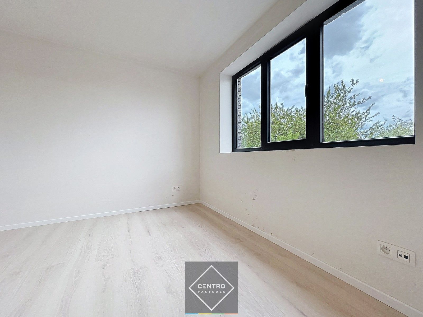 TOPAANBOD, halfopen  NB-woning met 3 slpks, ZUIDger. tuin, GARAGE én ZONNEPANELEN! foto 23