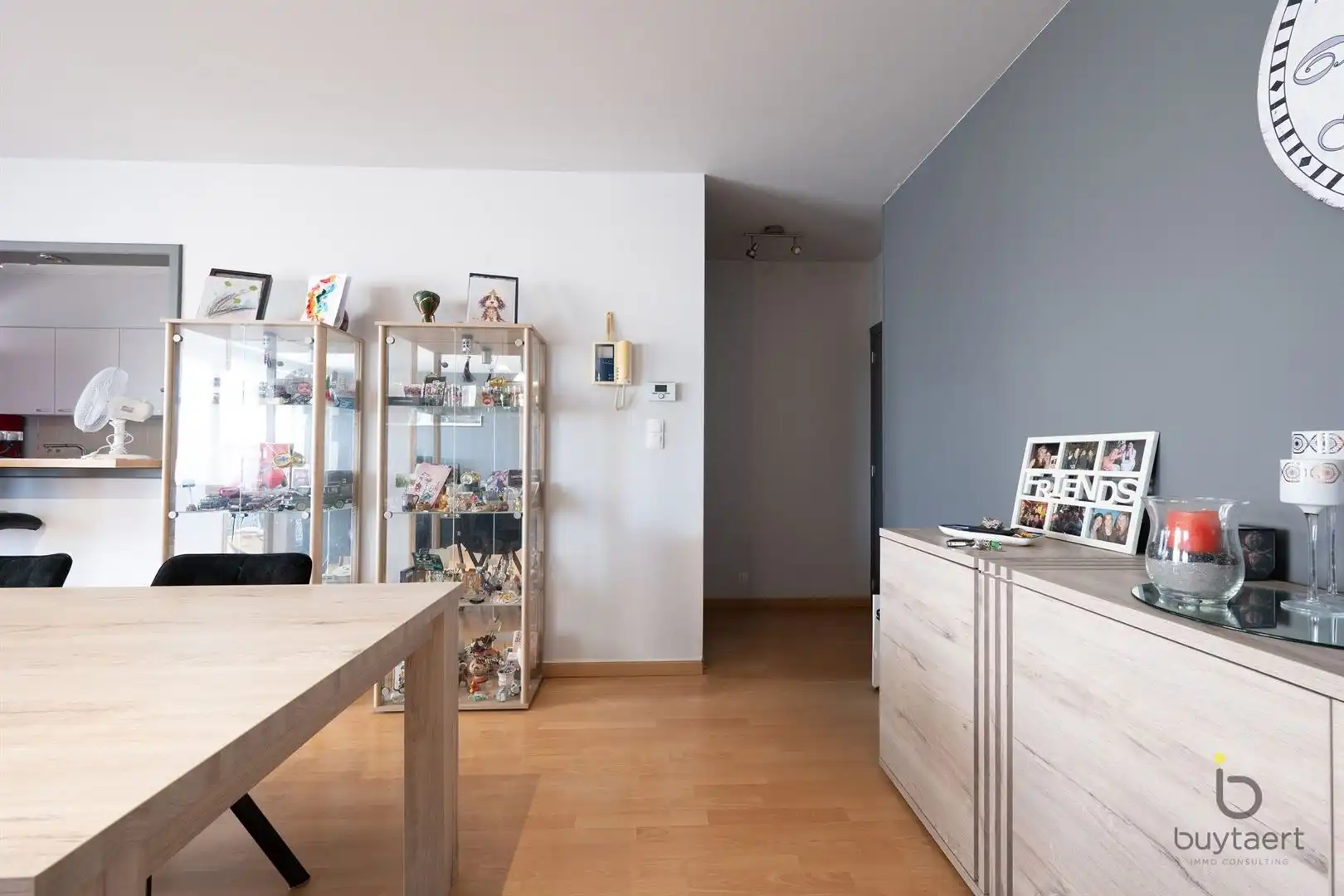 RUIM LICHTRIJK HOEKAPPARTEMENT MET GEZELLIG ZONNETERRAS EN ONDERGRONDSE AUTOSTAANPLAATS! foto 7