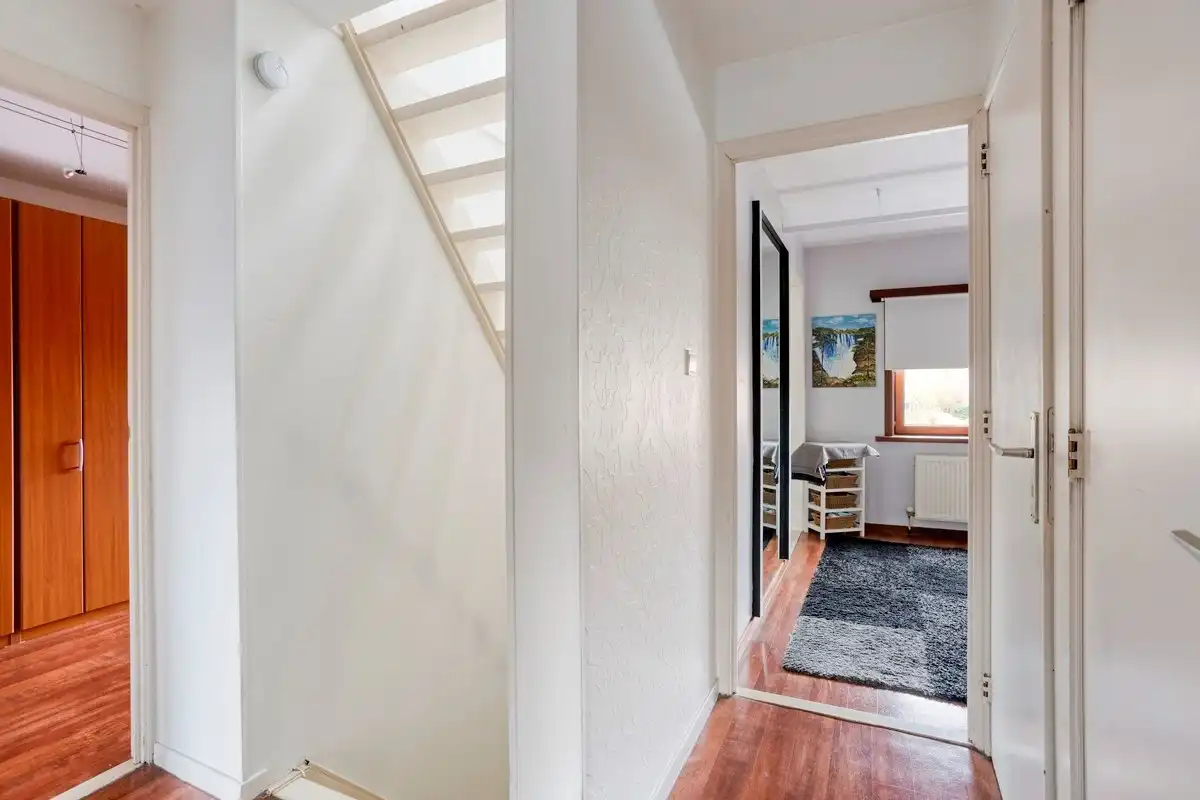 Rustig gelegen instapklare B-label gezinswoning met 5 slaapkamers, garage en zonnige tuin foto 12