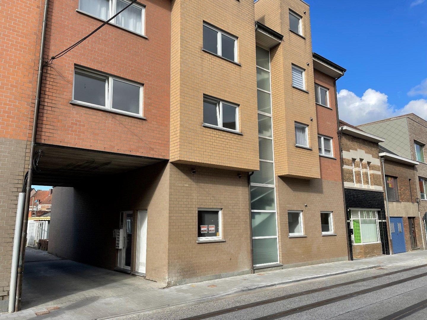 Garages op strategische ligging foto 8