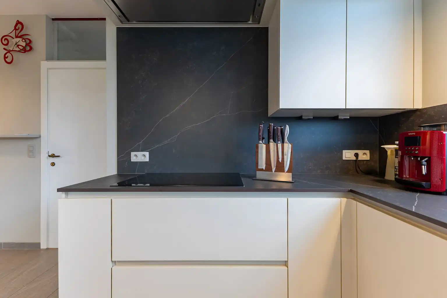 Ruime woning: 5 slpks, garage en grote tuin op toplocatie foto 11