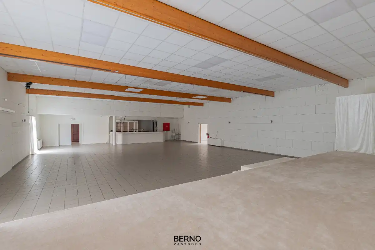 Horecazaak met ruime zaal. foto 11