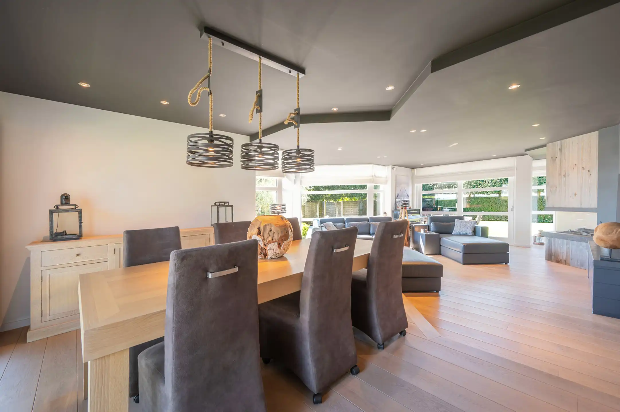 Tijdloze villa met buitenzwembad en exclusief poolhouse foto 8