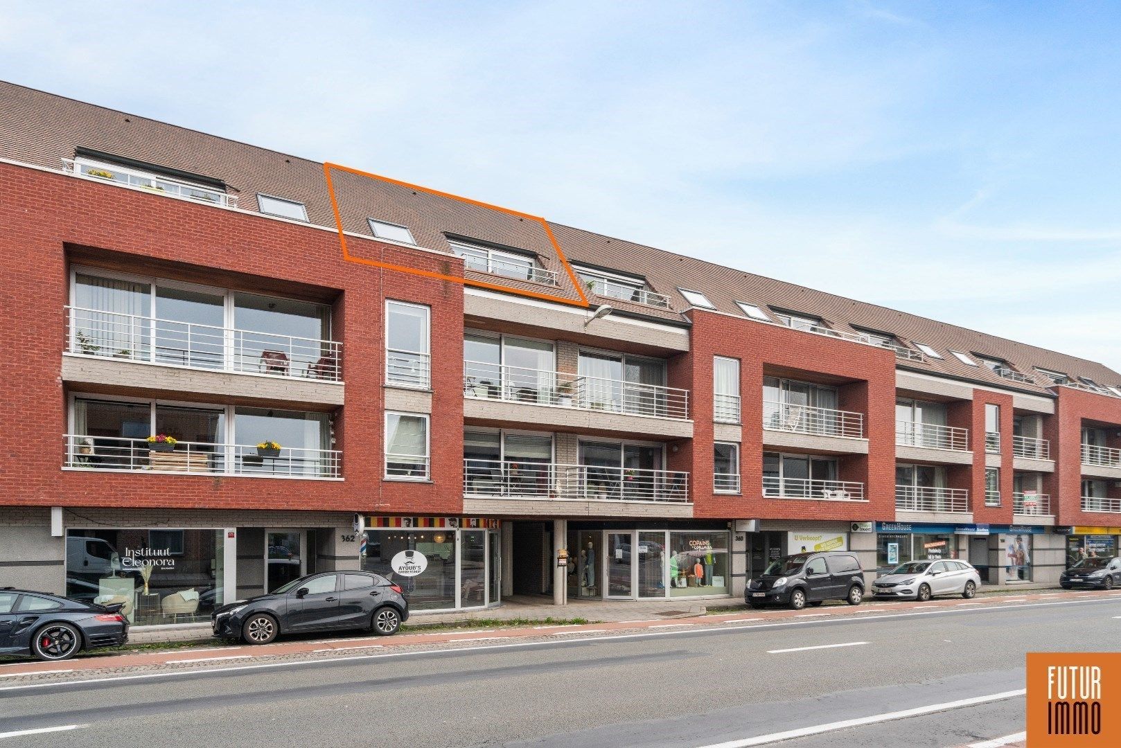 Dak appartement met ondergrondse parking en berging foto 1