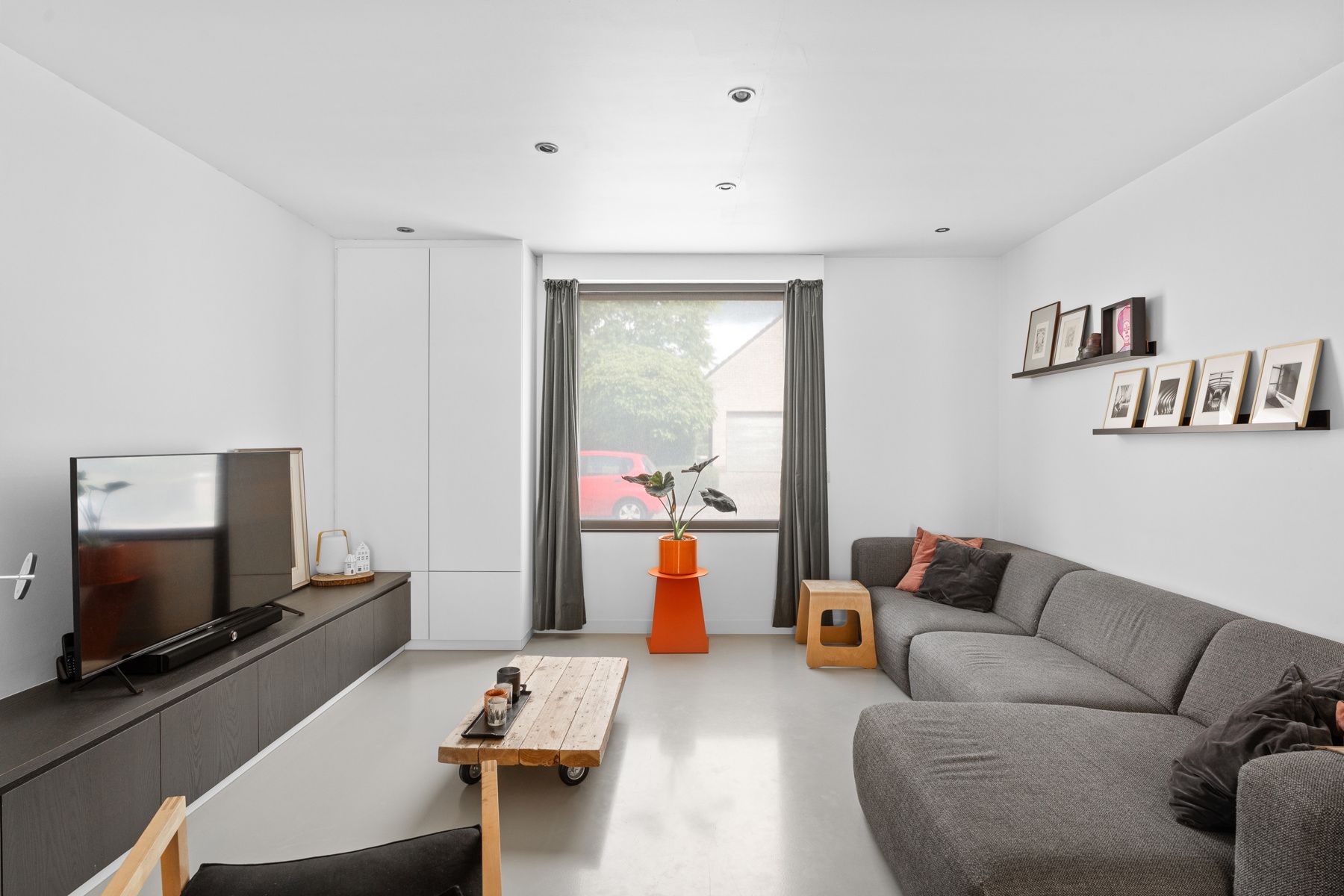 Volledig gerenoveerde 3-slpkamerwoning met tuin in Wetteren! foto 2