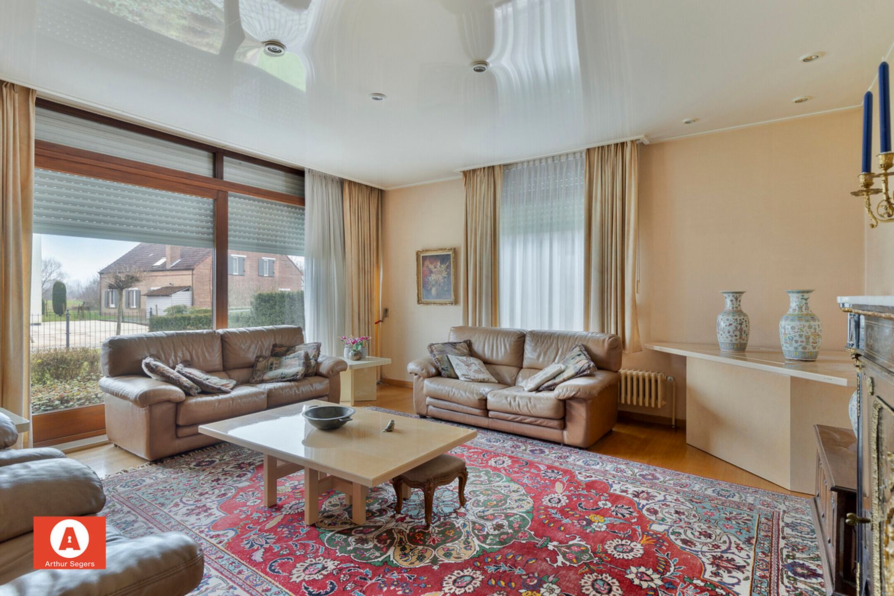 Ruime open bungalow-villa vol potentieel op toplocatie foto 7