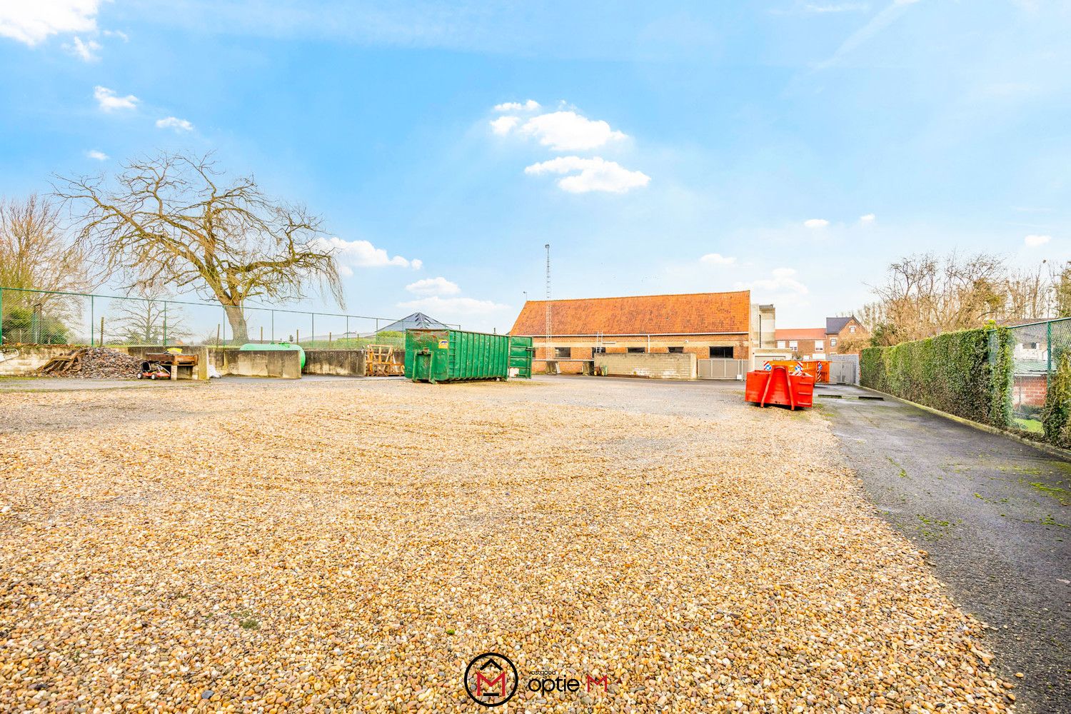Gebouw met 3 appartementen, 2 kantoren & werkplaats in Bilzen foto 16