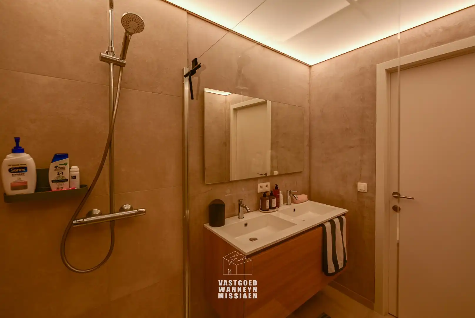 Luxueus appartement op de bovenste verdieping met panoramisch zicht over Roeselare foto 12
