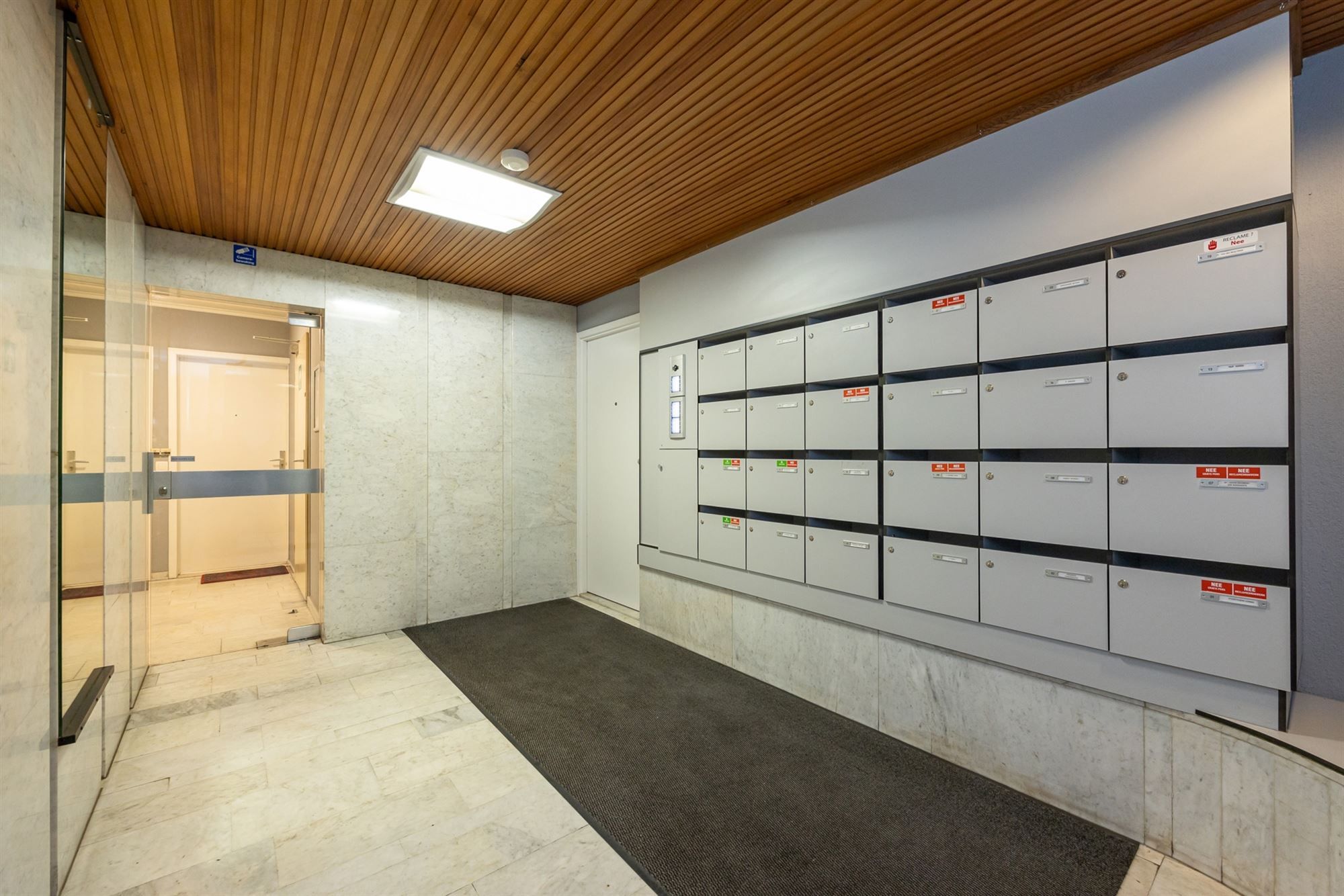 Gerenoveerd app. met 2 slpk. en terras foto 18