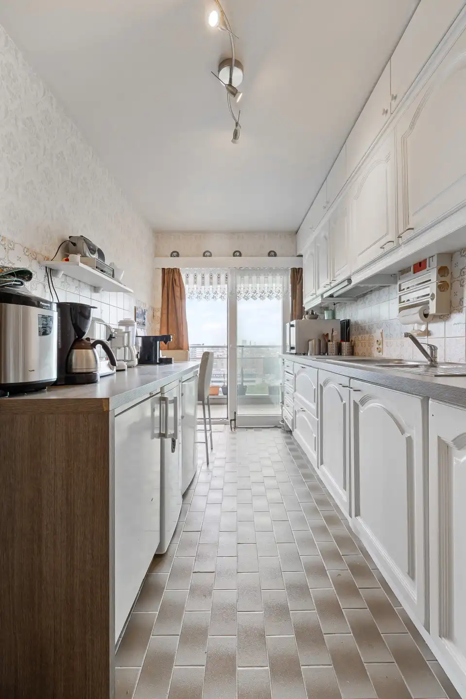 Hoekappartement met veel lichtinval en prachtig zicht, 2 slaapkamers en groot hoekterras en kelder foto 9
